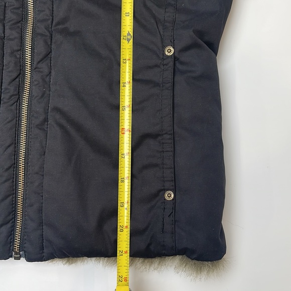 Esprit Black Flurry Reversible Vest - Picture 6 of 9
